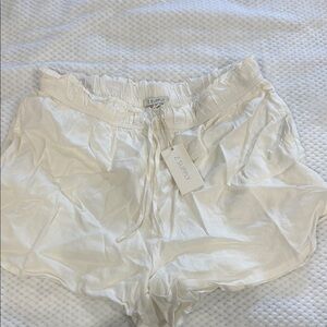 Z Supply Women's Cream linen Shorts